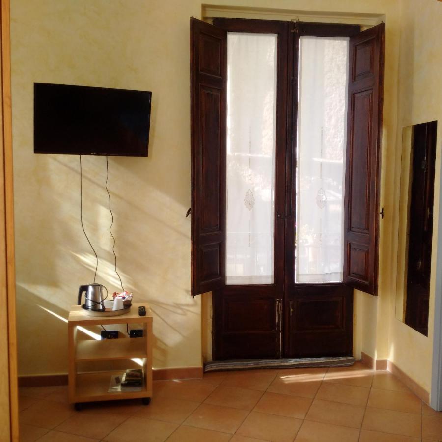 B&B L'Angolo Sulla Piazza Mirabella Imbaccari Екстериор снимка
